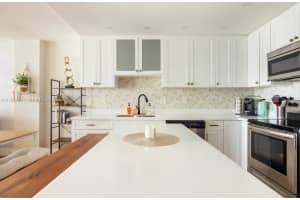 600 NE 36th St APT 1210, Miami, FL 33137, Sold 05/13/25