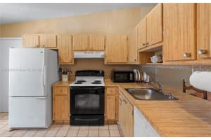 5482 Lakewood Cir S, Margate, FL 33063, Sold 07/22/24