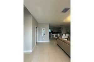 4718 Nw 84th Ave 4718 Doral, FL 33166 - MLS#A11582665