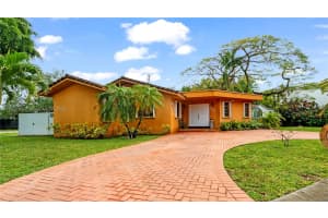 200 S Melrose Dr, Miami Springs, FL 33166, Sold 11/08/24