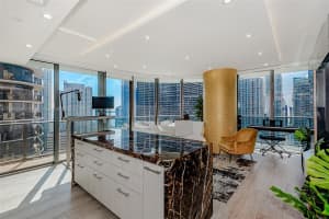 55 SW 9th St Apt 2703, Miami, FL 33130, Sold 01/24/25