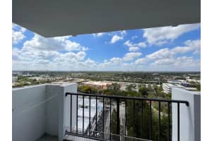 2780 Ne 183rd St 1701, Aventura