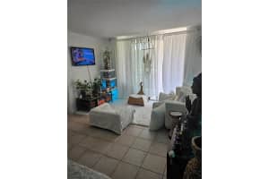 1605 Bay Rd APT 406, Miami Beach, FL 33139, Sold 07/29/24