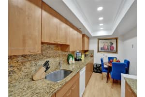 900 St Charles Pl, Pembroke Pines, FL 33026, Sold 10/22/24