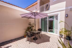 1125 Cliffrose St, Hollywood, FL 33019, Sold 09/05/24