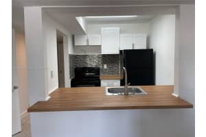 250 NW 107th Ave APT 204, Miami, FL 33172, Sold 07/15/24