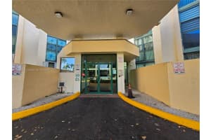 2075 SW 122nd Ave APT 129, Miami, FL 33175, Sold 07/17/24