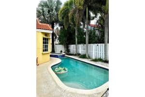 325 Somerset Way, Weston, FL 33326, Sold 06/06/24