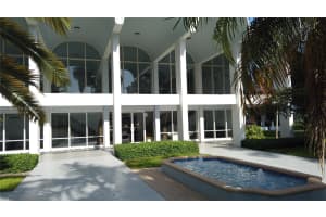 498 NW 165th St APT D301, Miami, FL 33169, Sold 07/17/24