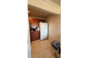 11195 SW 1st St APT 319, Miami, FL 33174, Sold 11/22/24