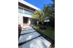 706 NE 17th Way, Fort Lauderdale, FL 33304, Sold 10/11/24