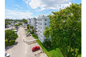 484 NW 165th St APT A615, Miami, FL 33169, Sold 11/13/24