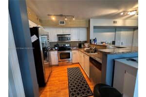 1155 Brickell Bay Dr APT 309, Miami, FL 33131, Sold 07/16/24