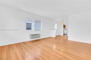 320 86th St APT 10, Miami Beach, FL 33141, Sold 12/23/24