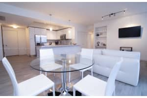 999 Sw 1st Ave 1514, Miami