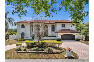 19311 E Oakmont Dr, Hialeah, FL 33015, Sold 06/21/24