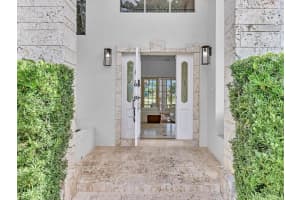 19311 E Oakmont Dr, Hialeah, FL 33015, Sold 06/21/24