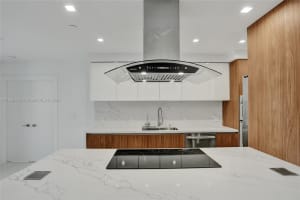 3000 Island Blvd Apt 2104, Aventura, FL 33160, Sold 09/26/24