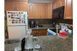 7035 NW 186th St APT D309, Hialeah, FL 33015, Sold 08/02/24