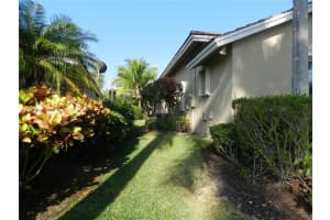 2575 Jardin Dr, Weston, FL 33327, Sold 01/30/25