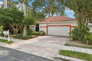 1121 Bel Aire Dr E, Pembroke Pines, FL 33027, Sold 07/03/24