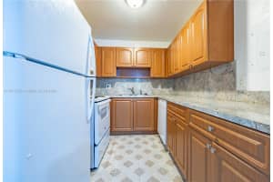 6101 N Falls Cir Dr APT 206, Lauderhill, FL 33319, Sold 10/24/24