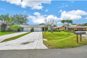 12668 SE Cascades Ct, Hobe Sound, FL 33455, Sold 03/05/25