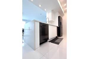 18800 NE 29th Ave APT 718, Aventura, FL 33180, Sold 10/28/24