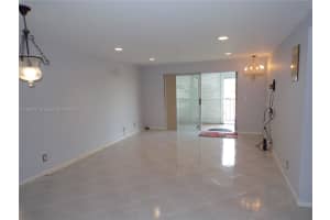 1200 Hillcrest Ct APT 214, Hollywood, FL 33021, Sold 11/18/24
