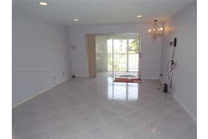 1200 Hillcrest Ct APT 214, Hollywood, FL 33021, Sold 11/18/24