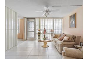 231 174th St APT 607, Sunny Isles Beach, FL 33160, Sold 09/20/24
