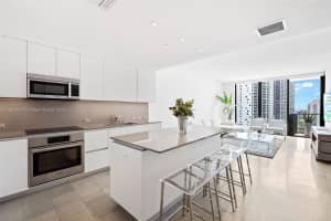 68 SE 6th St Apt 1405, Miami, FL 33131, Sold 06/02/25