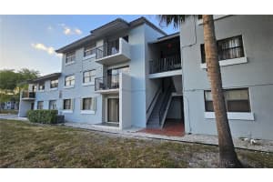 7135 NW 179th St APT 311, Hialeah, FL 33015, Sold 09/17/24