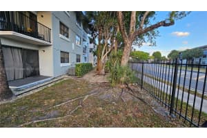 7135 NW 179th St APT 311, Hialeah, FL 33015, Sold 09/17/24