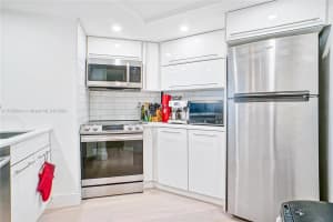 5880 Collins Ave APT 603, Miami Beach, FL 33140, Sold 09/03/24