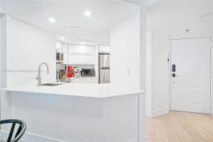 5880 Collins Ave APT 603, Miami Beach, FL 33140, Sold 09/03/24