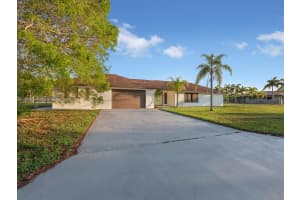 17020 SW 274th St, Homestead, FL 33031, Sold 02/27/25