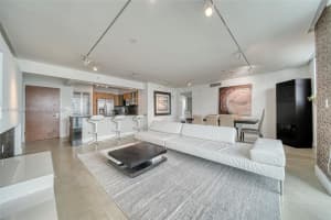 31 SE 5th St APT 2201, Miami, FL 33131, Sold 08/26/24