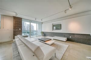 31 SE 5th St APT 2201, Miami, FL 33131, Sold 08/26/24