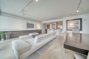 31 SE 5th St APT 2201, Miami, FL 33131, Sold 08/26/24