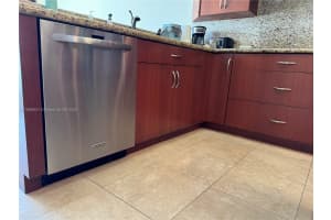 1020 Meridian Ave APT 810, Miami Beach, FL 33139, Sold 09/16/24