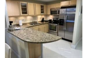 2301 Collins Ave APT 325, Miami Beach, FL 33139, - MLS#A11589015