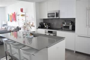 68 SE 6th St Apt 2306, Miami, FL 33131, Sold 03/14/25