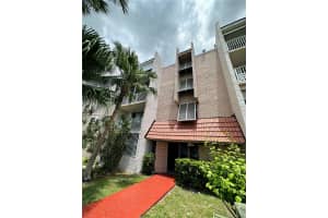 8501 NW 8th St APT 106, Miami, FL 33126, Sold 08/23/24