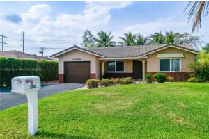 10503 NW 83rd St, Tamarac, FL 33321, Sold 08/02/24