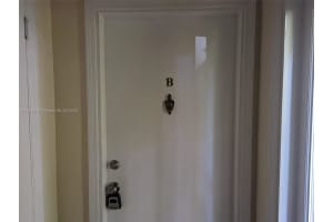 5625 SW 80th St #113b, Miami, FL 33143, Sold 08/07/24