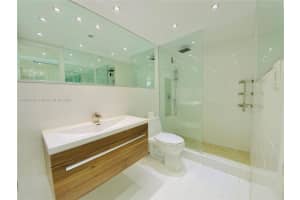 401 Ocean Dr APT 607, Miami Beach, FL 33139, Sold 07/24/24