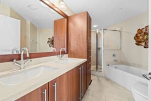 79 SW 12th St 1412 s, Miami, FL 33130, Sold 09/23/24