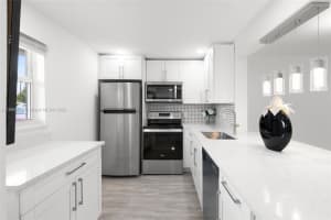 2300 Ne 1st Ln 106 Boynton Beach, FL 33435 - MLS#A11589413