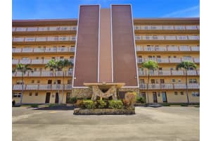 500 NE 12th Ave APT 202, Hallandale Beach, FL 33009, Sold 12/25/24